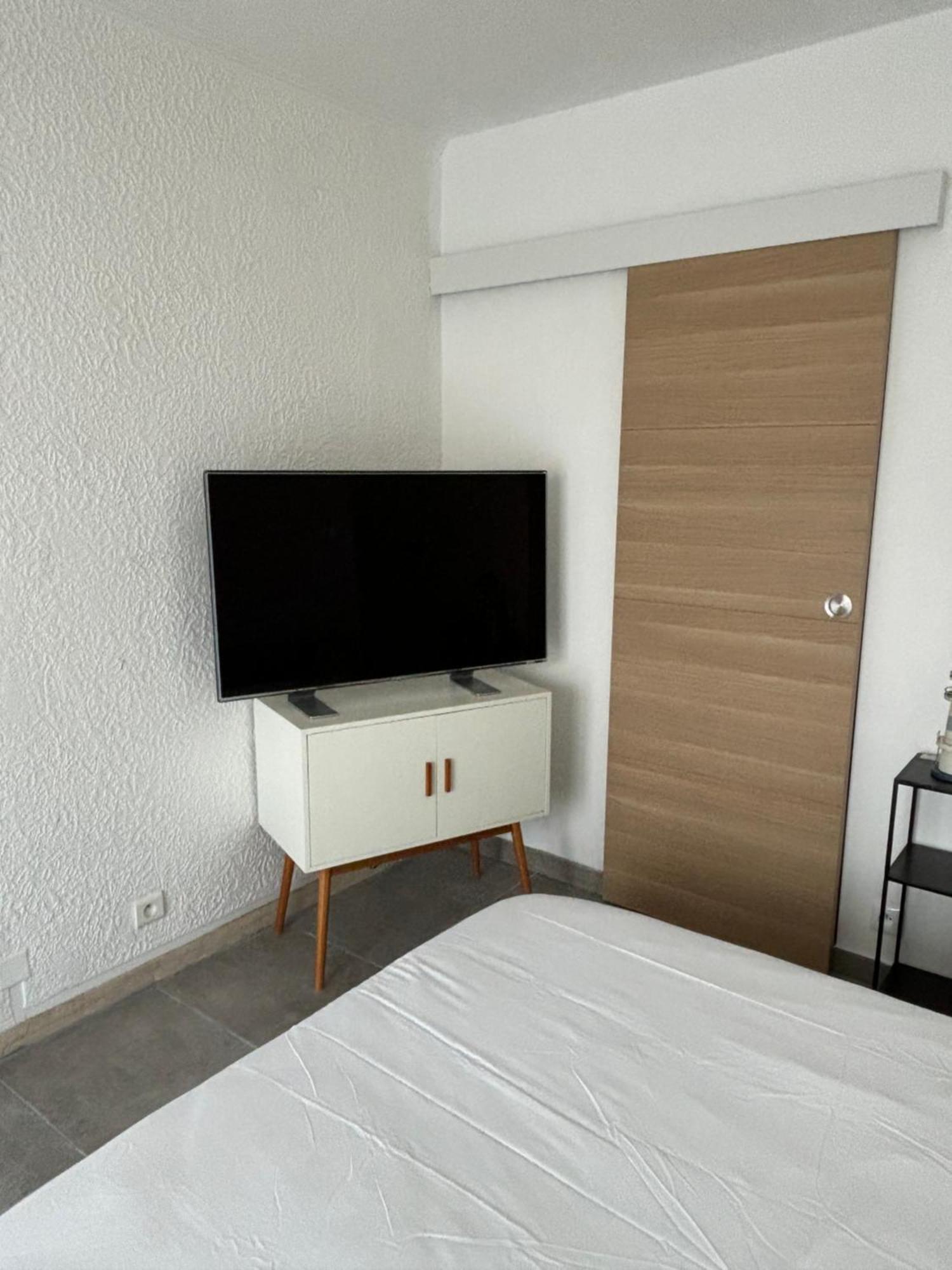 Studio Spacieux Avec Patio En Centre Ville Cavalaire-sur-Mer Zewnętrze zdjęcie